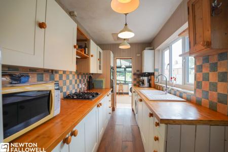 4 bedroom Semi-detached house for sale in Victoria Road, Retford, DN22