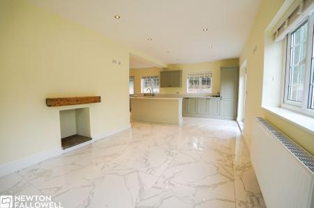 3 bedroom Detached house for sale in Bolham Lane, Retford, DN22