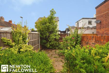 2 bedroom Terraced House for sale in Thrumpton Lane, Retford, DN22
