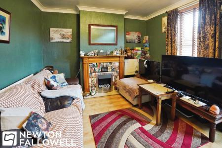 2 bedroom Terraced House for sale in Thrumpton Lane, Retford, DN22
