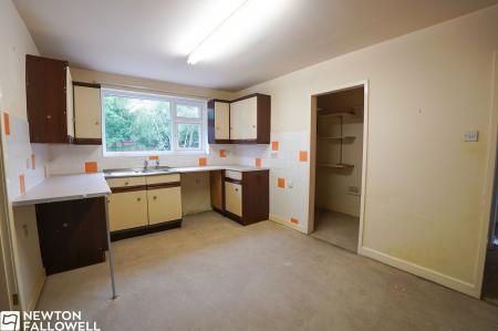 2 bedroom Detached bungalow for sale in Manor Grounds, Rampton, DN22