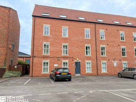 2 bedroom Flat for sale in Carolgate Court, Retford, DN22