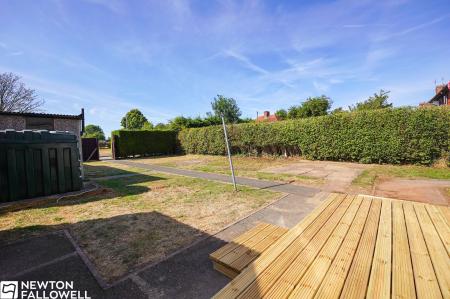3 bedroom Semi-detached house to let in Retford Road, Woodbeck, DN22