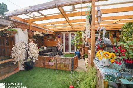 3 bedroom Semi-detached house for sale in Milnercroft, Retford, DN22