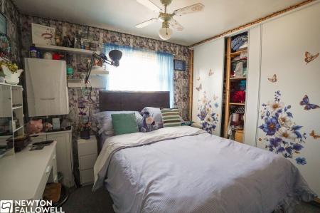 3 bedroom Semi-detached house for sale in Milnercroft, Retford, DN22