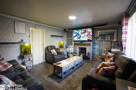 3 bedroom Semi-detached house for sale in Milnercroft, Retford, DN22