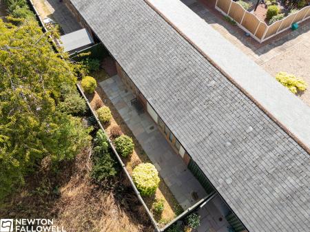 2 bedroom Detached bungalow for sale in Hospital Road, Retford, DN22
