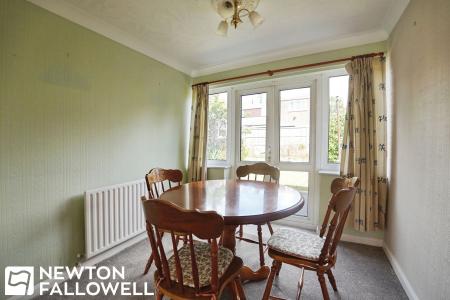 3 bedroom Semi-detached house for sale in Avon Rise, Retford, DN22