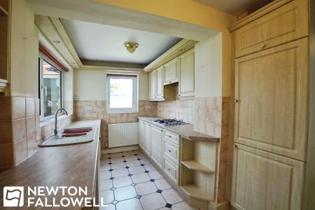 3 bedroom Semi-detached house for sale in Avon Rise, Retford, DN22