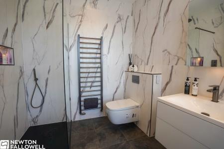 6 bedroom Semi-detached house for sale in Lime Tree Avenue, Retford, DN22