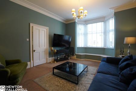 6 bedroom Semi-detached house for sale in Lime Tree Avenue, Retford, DN22