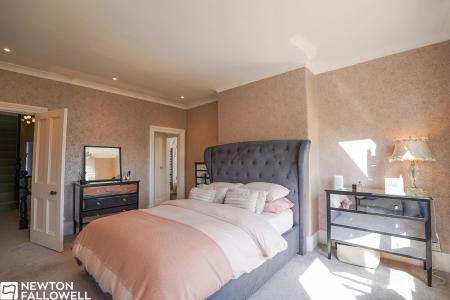 6 bedroom Semi-detached house for sale in Lime Tree Avenue, Retford, DN22