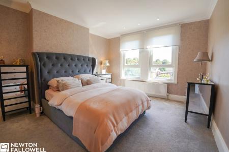 6 bedroom Semi-detached house for sale in Lime Tree Avenue, Retford, DN22