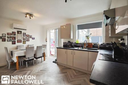 3 bedroom Link detached house for sale in Woodbeck Rise, Retford, DN22