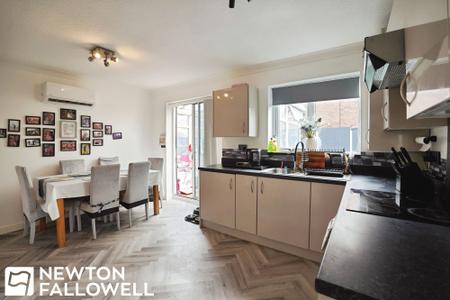 3 bedroom Link detached house for sale in Woodbeck Rise, Retford, DN22