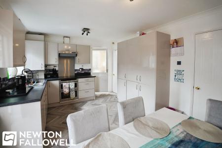 3 bedroom Link detached house for sale in Woodbeck Rise, Retford, DN22