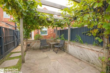 3 bedroom Terraced House for sale in Nelson Street, Retford, DN22