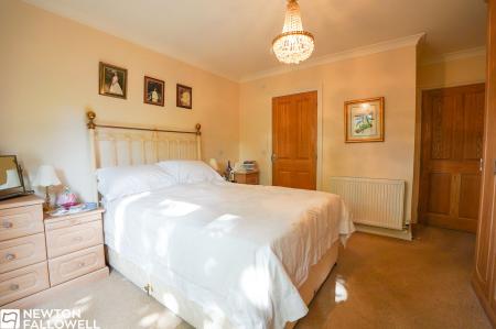 2 bedroom Detached bungalow for sale in Hospital Road, Retford, DN22