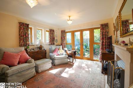 2 bedroom Detached bungalow for sale in Hospital Road, Retford, DN22
