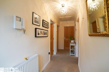 2 bedroom Detached bungalow for sale in Hospital Road, Retford, DN22
