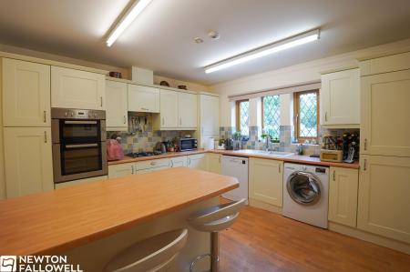 2 bedroom Detached bungalow for sale in Hospital Road, Retford, DN22