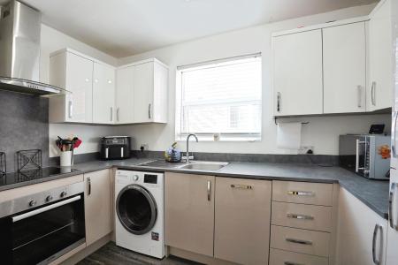 3 bedroom Semi-detached house for sale in Ordsall Park Road, Retford, DN22