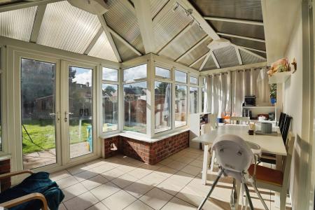 3 bedroom Semi-detached house for sale in Ordsall Park Road, Retford, DN22