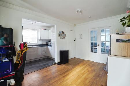 3 bedroom Semi-detached house for sale in Ordsall Park Road, Retford, DN22