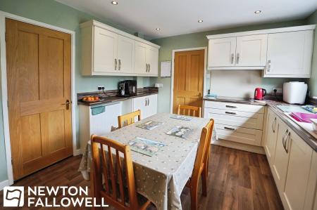 3 bedroom Detached house for sale in Haddon Road, Retford, DN22