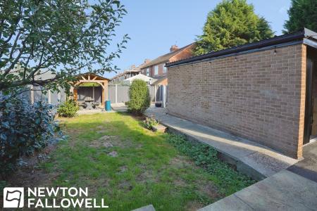 3 bedroom Semi-detached house for sale in Harewood Avenue, Retford, DN22