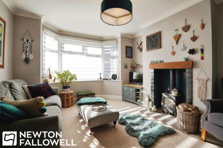 3 bedroom Semi-detached house for sale in Harewood Avenue, Retford, DN22