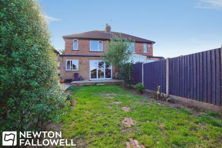 3 bedroom Semi-detached house for sale in Harewood Avenue, Retford, DN22
