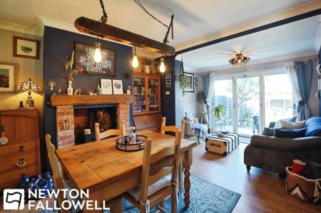3 bedroom Semi-detached house for sale in Harewood Avenue, Retford, DN22