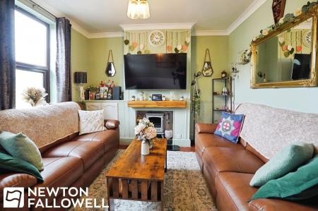 2 bedroom Terraced House for sale in Whinney Moor Lane, Retford, DN22