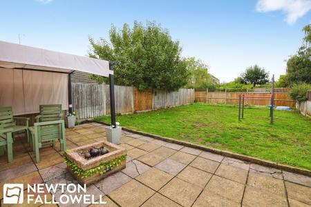 2 bedroom Terraced House for sale in Whinney Moor Lane, Retford, DN22