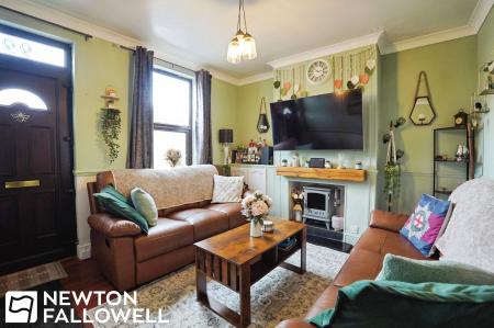 2 bedroom Terraced House for sale in Whinney Moor Lane, Retford, DN22