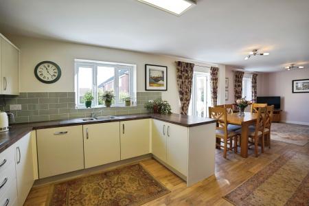 4 bedroom Detached house for sale in Blue Albion Street, Retford, DN22
