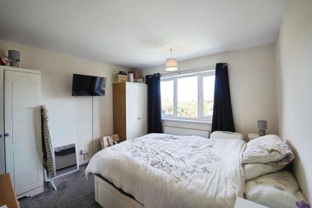 3 bedroom Semi-detached house for sale in The Oval, Retford, DN22