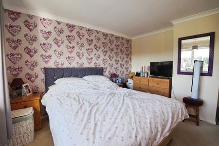 3 bedroom Semi-detached house for sale in The Oval, Retford, DN22