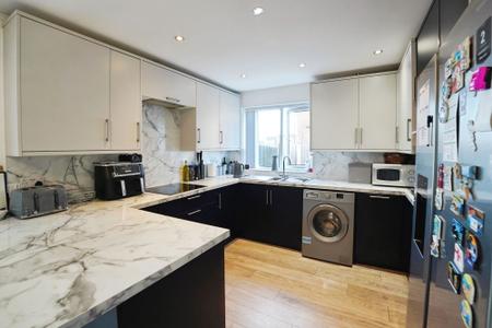 3 bedroom Semi-detached house for sale in The Oval, Retford, DN22