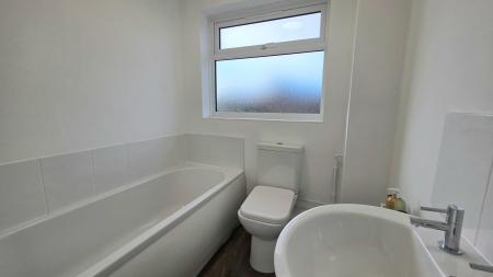 2 bedroom Semi-detached house for sale in Ambleside Close, Sleaford, NG34