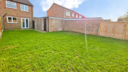 2 bedroom Semi-detached house for sale in Ambleside Close, Sleaford, NG34