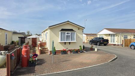 2 bedroom Park home for sale in Braemar Residential Park, Kirkby Green, LN4