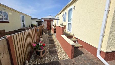 2 bedroom Park home for sale in Braemar Residential Park, Kirkby Green, LN4