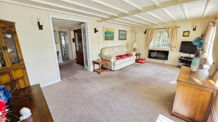 2 bedroom Park home for sale in Braemar Residential Park, Kirkby Green, Lincoln, LN4