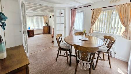 2 bedroom Park home for sale in Braemar Residential Park, Kirkby Green, Lincoln, LN4