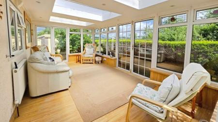 2 bedroom Park home for sale in Braemar Residential Park, Kirkby Green, Lincoln, LN4