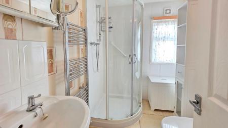 2 bedroom Park home for sale in Braemar Residential Park, Kirkby Green, Lincoln, LN4