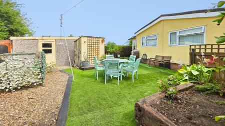 2 bedroom Park home for sale in Braemar Residential Park, Kirkby Green, Lincoln, LN4