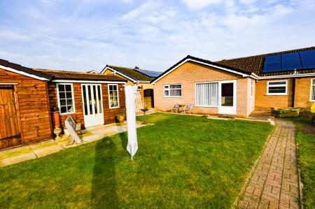 2 bedroom Bungalow for sale in Carres Square, Billinghay, LN4